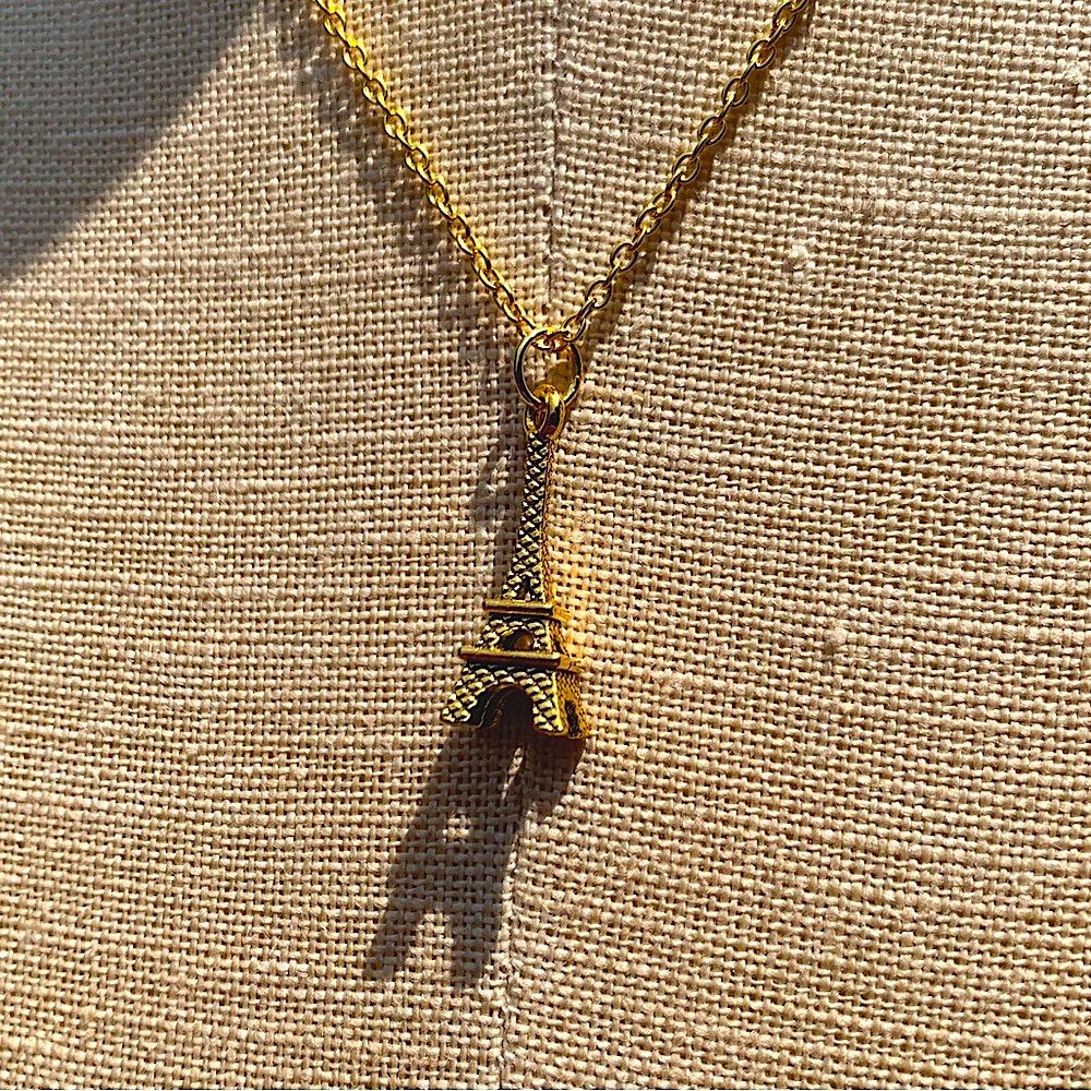 NWT Sterling Silver Plated Chain & Eiffel Tower Alloy Metal Charm Necklace